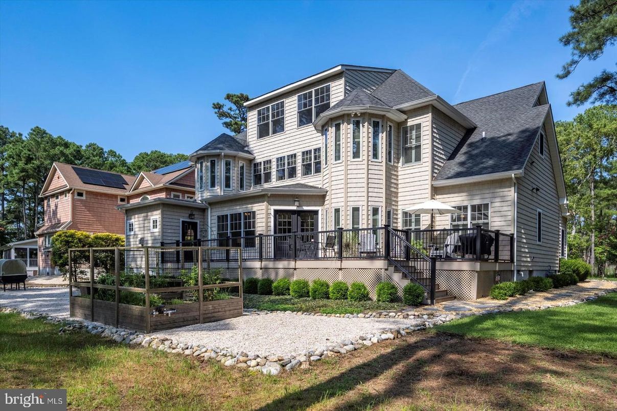 Exterior, Facade, Solar Panels, Queen Anne Victorian