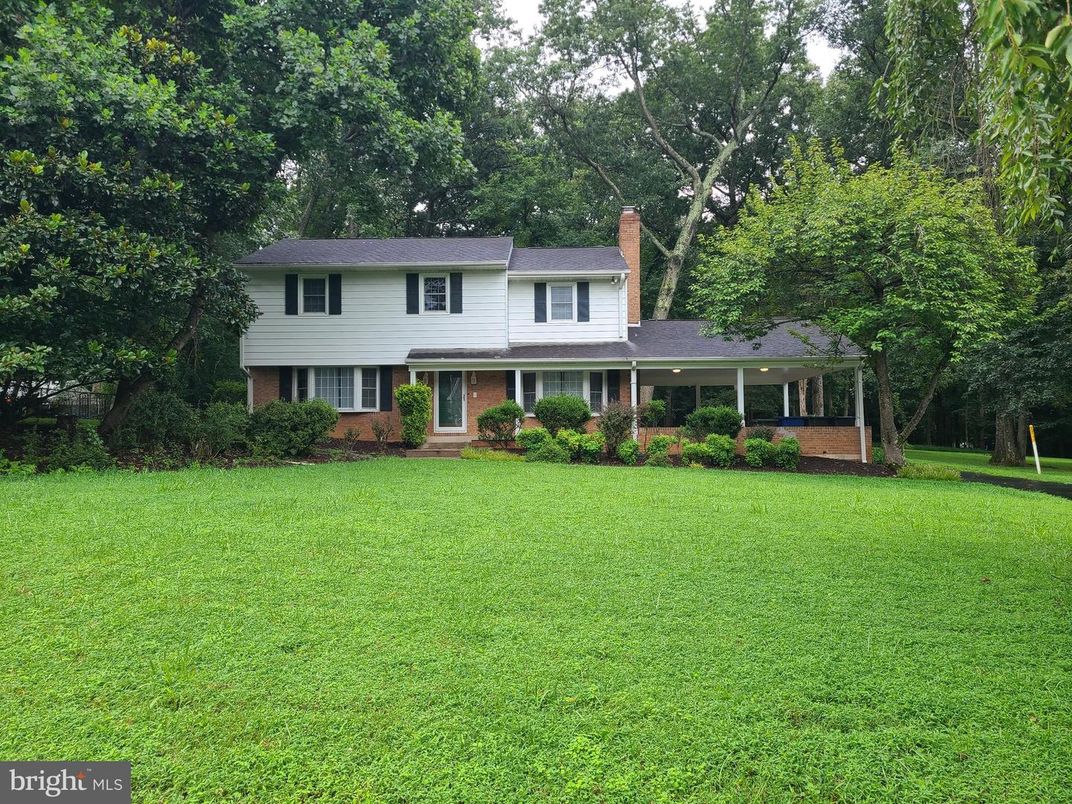 Backyard, Exterior, Facade, Brick Facade, Split Level