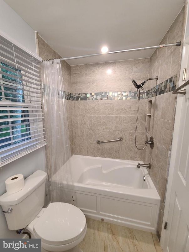 Bathroom, Interior, Recessed Lighting, Wood Texture Flooring