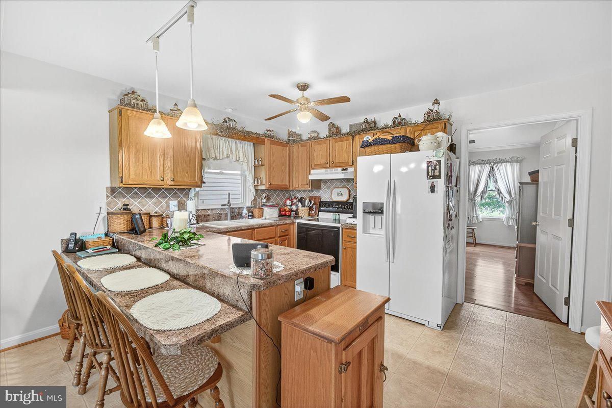 Interior, Kitchen, Pendant Lights