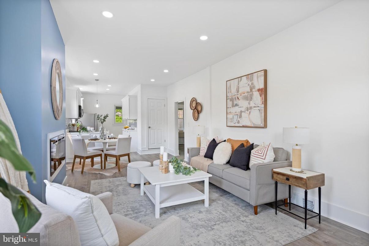 Dining room, Interior, Living room, Pendant Lights, Recessed Lighting, Wood Texture Flooring