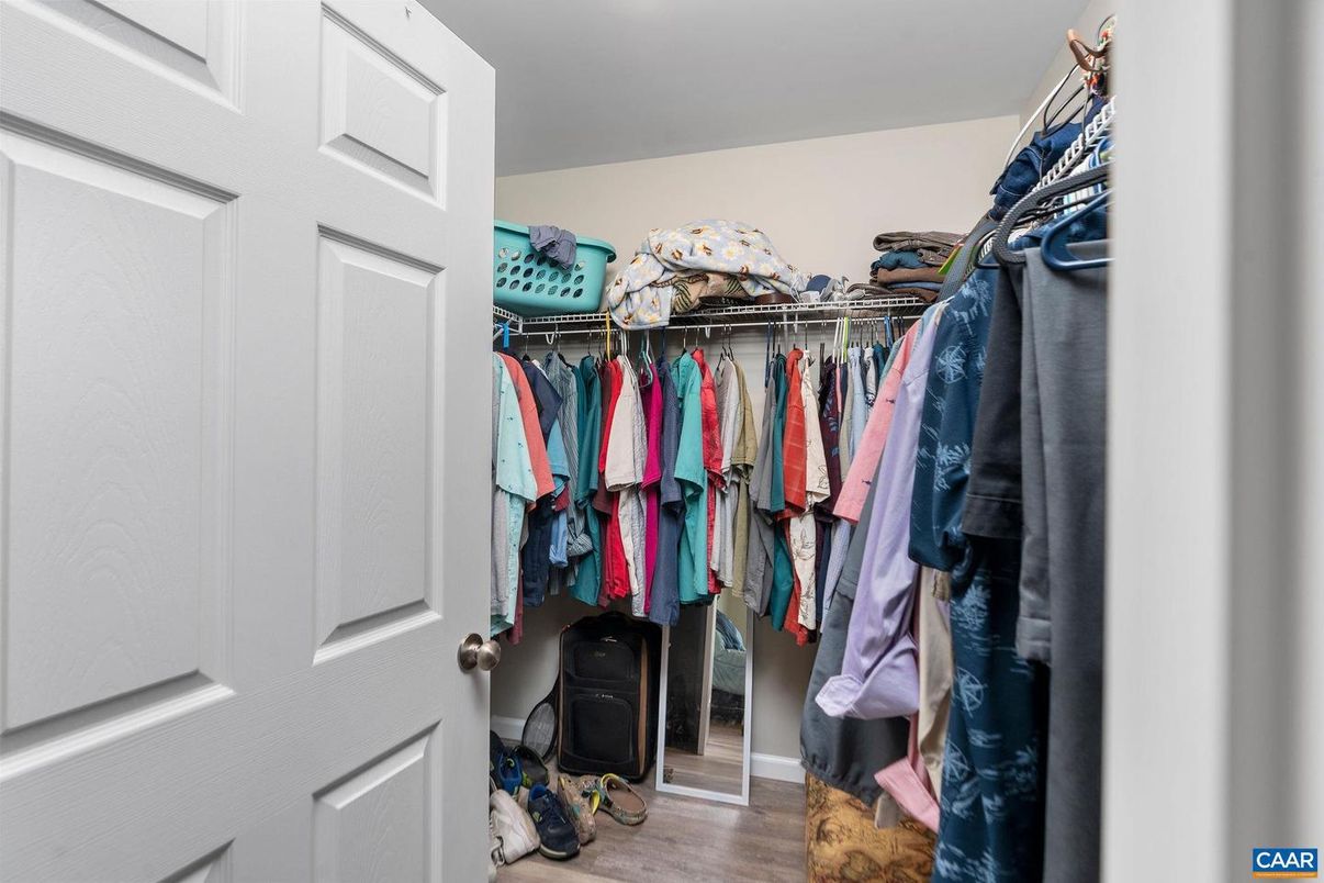 Interior, Walk-in Closets, Wood Texture Flooring