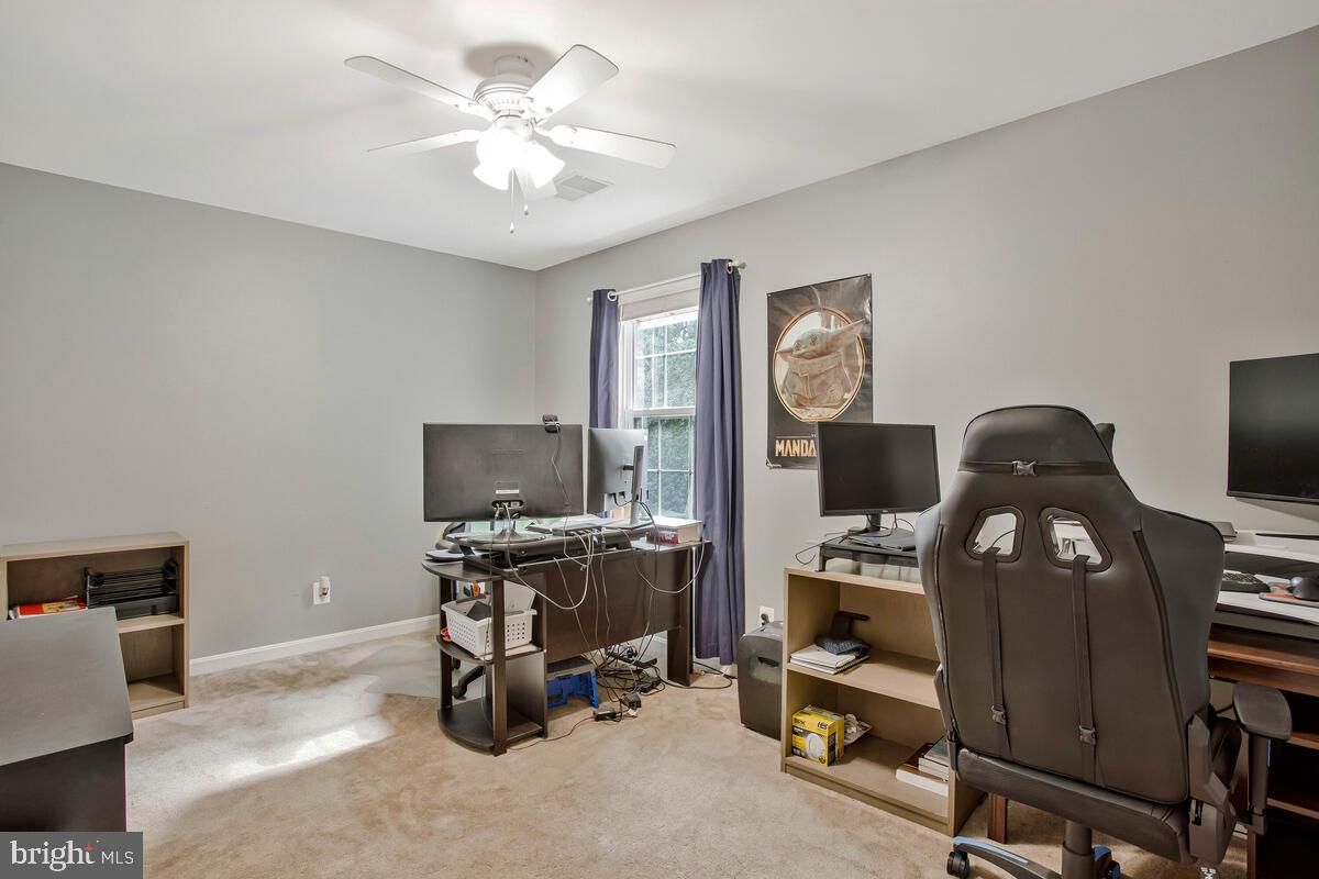 Home Office, Interior