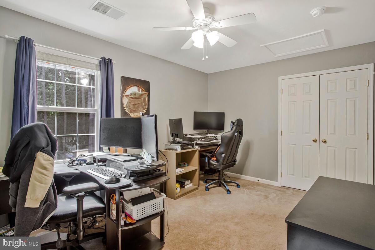 Home Office, Interior