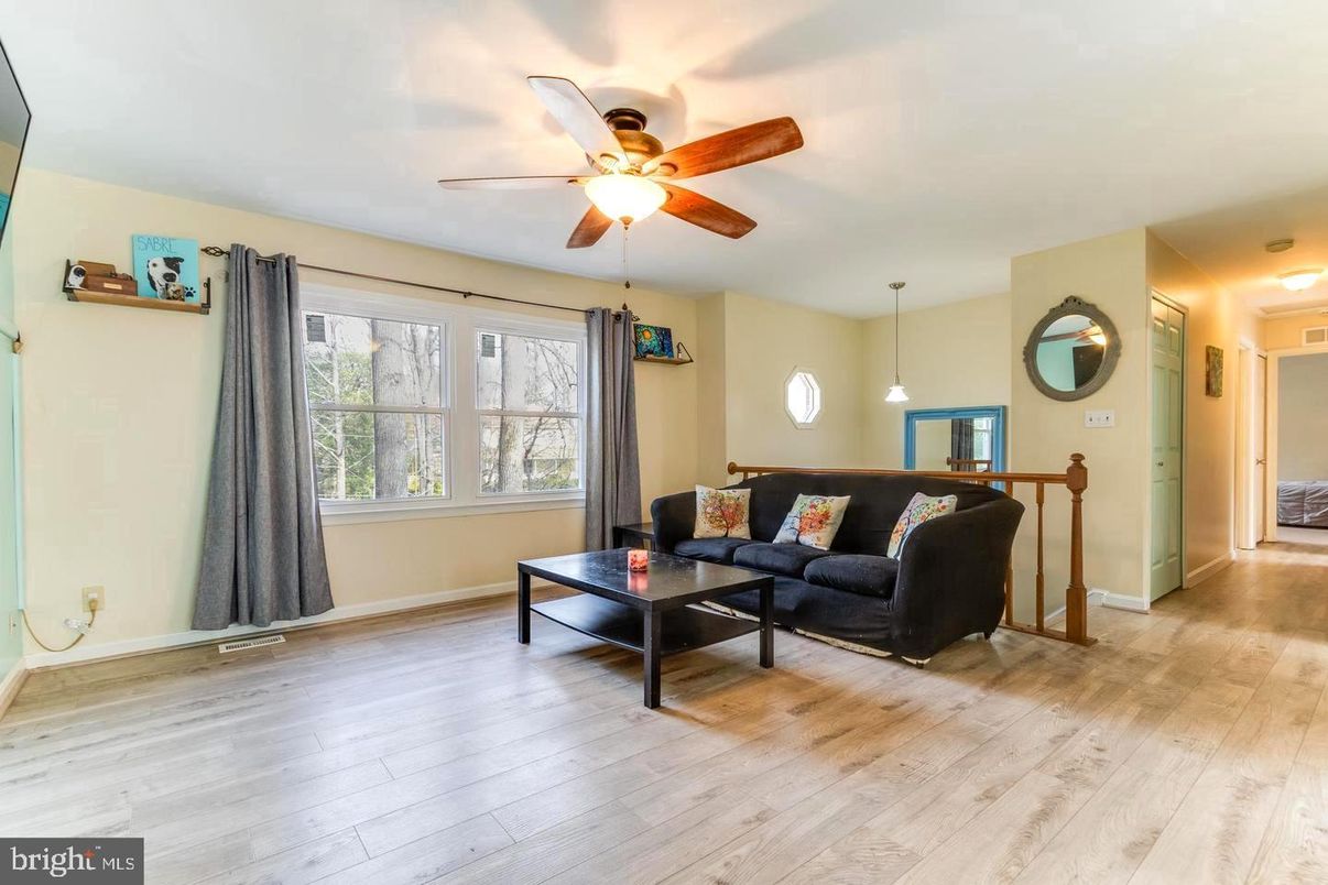 Interior, Living room, Pendant Lights, Wood Texture Flooring