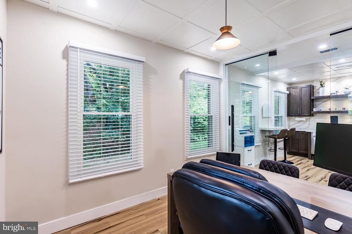 Interior, Pendant Lights, Recessed Lighting, Wood Texture Flooring