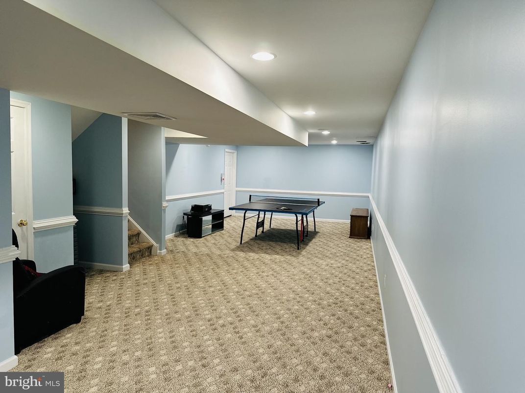 Game Room, Interior, Recessed Lighting