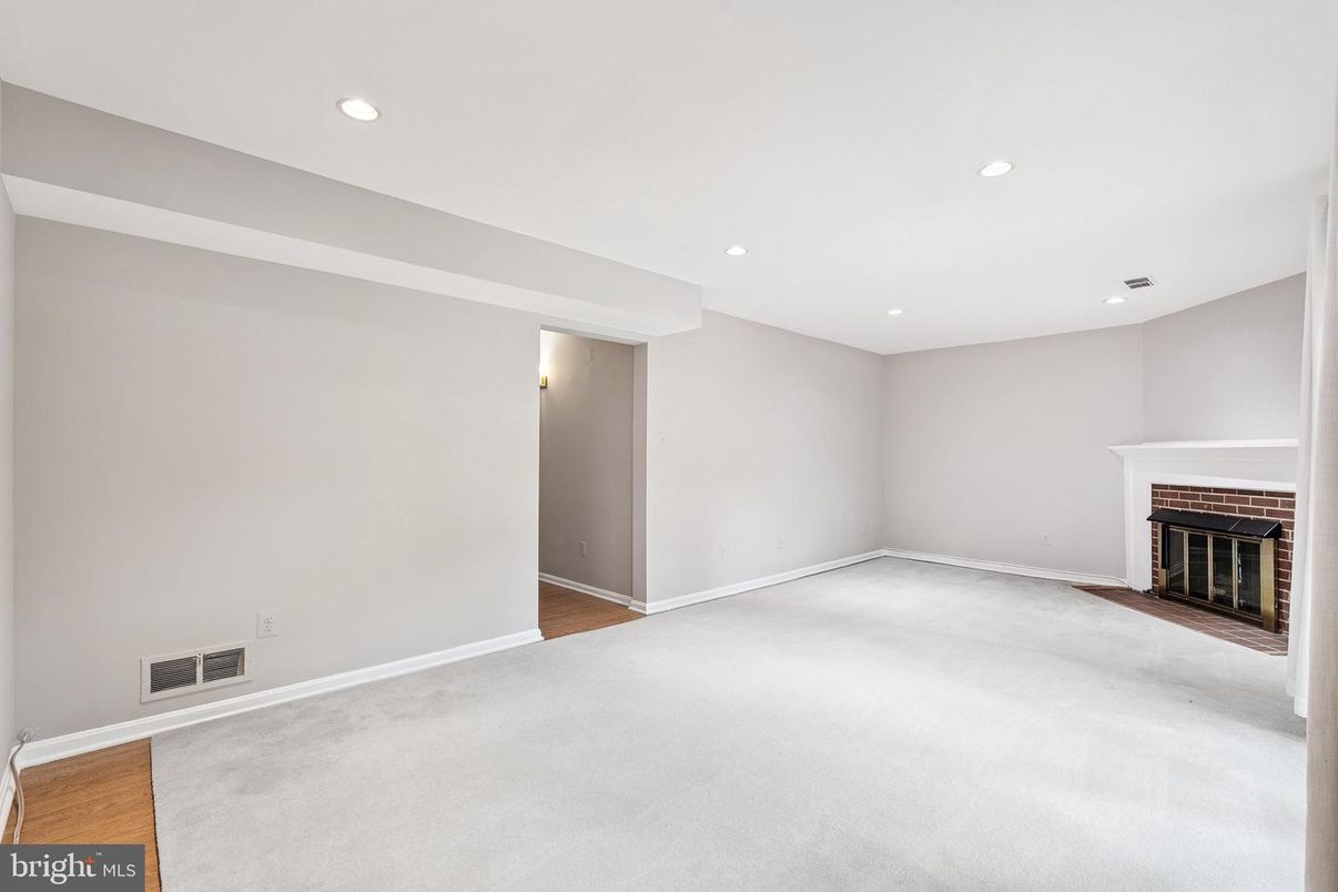 Empty room, Fireplace, Interior, Recessed Lighting