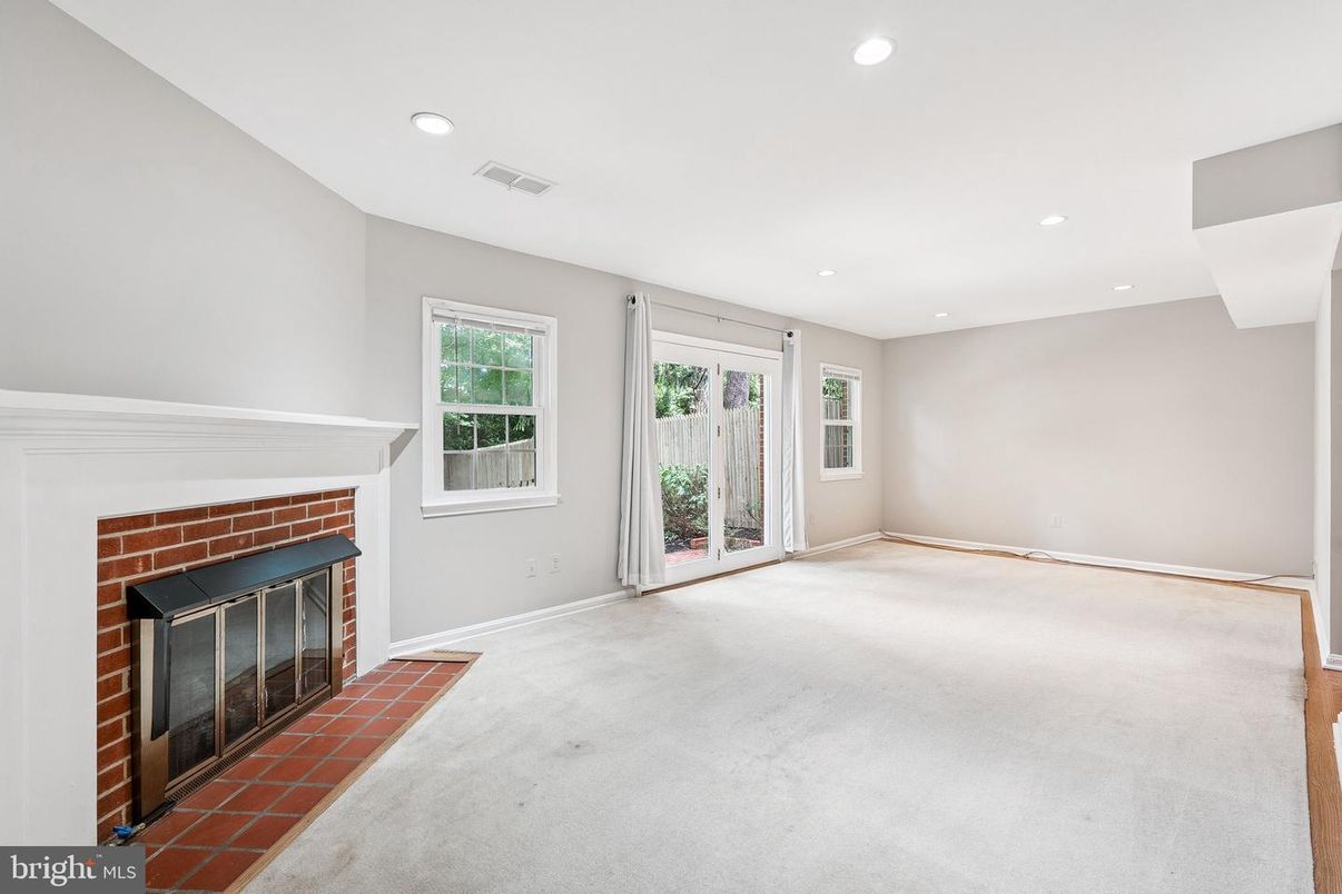 Empty room, Fireplace, Interior, Recessed Lighting