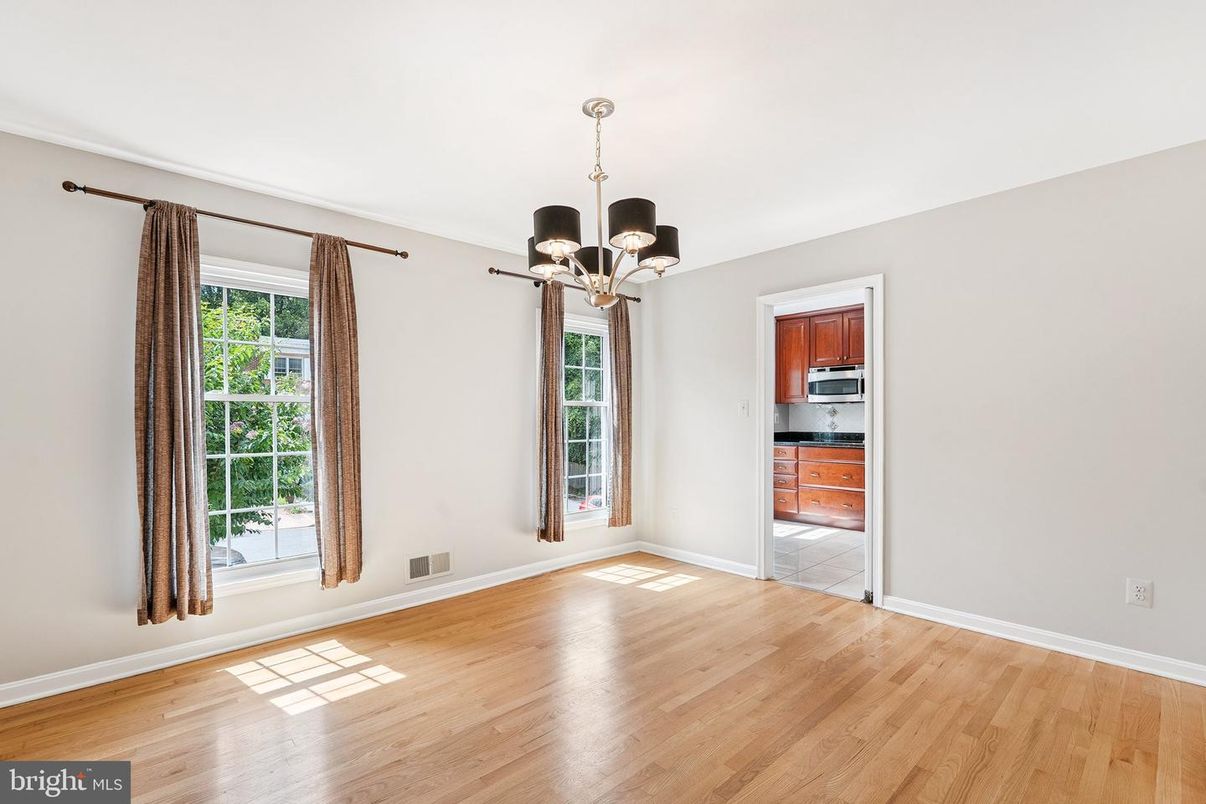 Chandelier, Empty room, Interior, Kitchen, Wood Texture Flooring