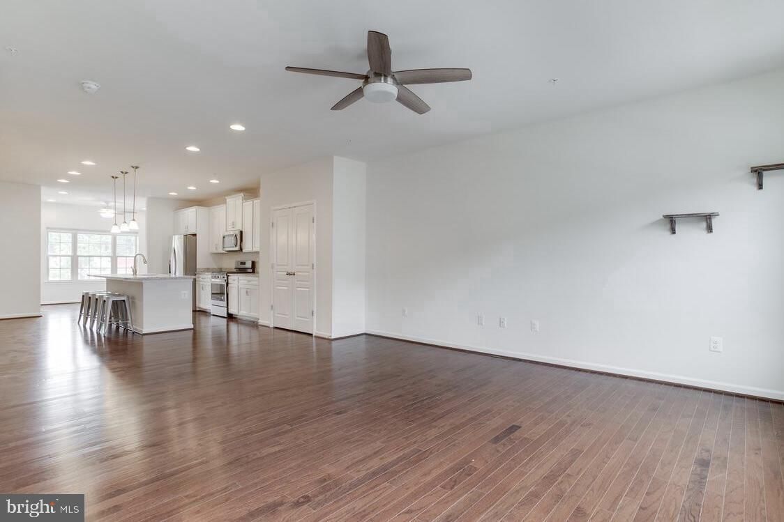 Empty room, Interior, Kitchen, Pendant Lights, Recessed Lighting, Wood Texture Flooring