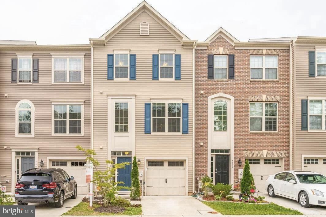 Attached, Exterior, Facade, Brick Facade, Rowhouse