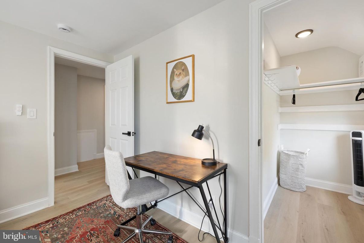 Home Office, Interior, Recessed Lighting, Wood Texture Flooring