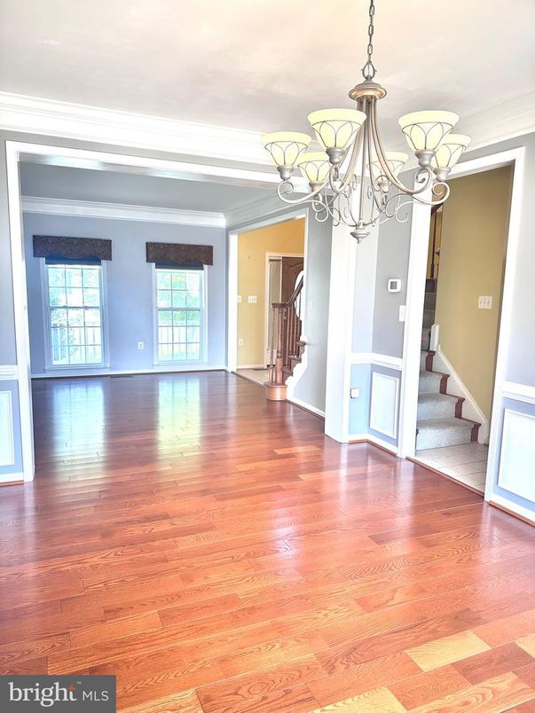 Chandelier, Empty room, Interior, Wood Texture Flooring