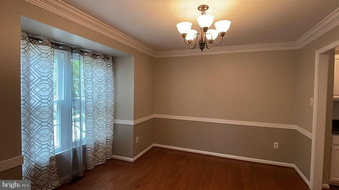 Chandelier, Empty room, Interior, Wood Texture Flooring