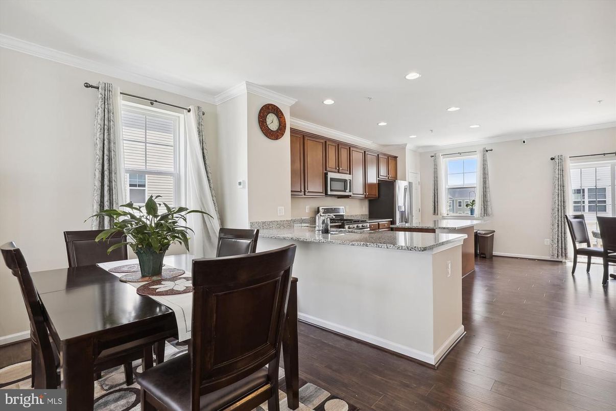 Dining room, Interior, Kitchen, Recessed Lighting, Wood Texture Flooring