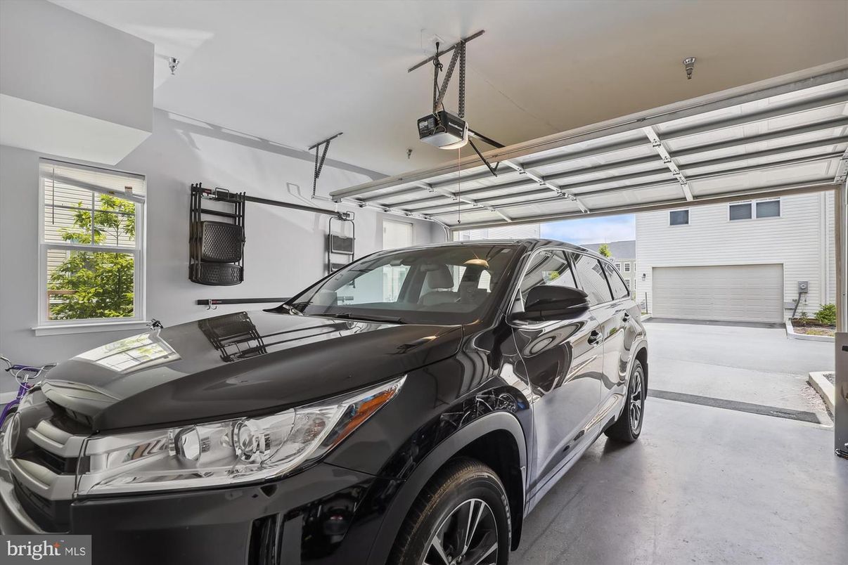 Garage, Interior
