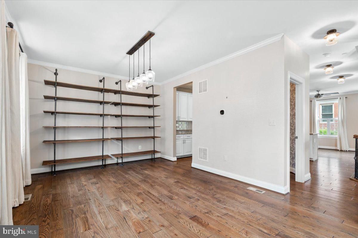 Empty room, Interior, Pendant Lights, Wood Texture Flooring