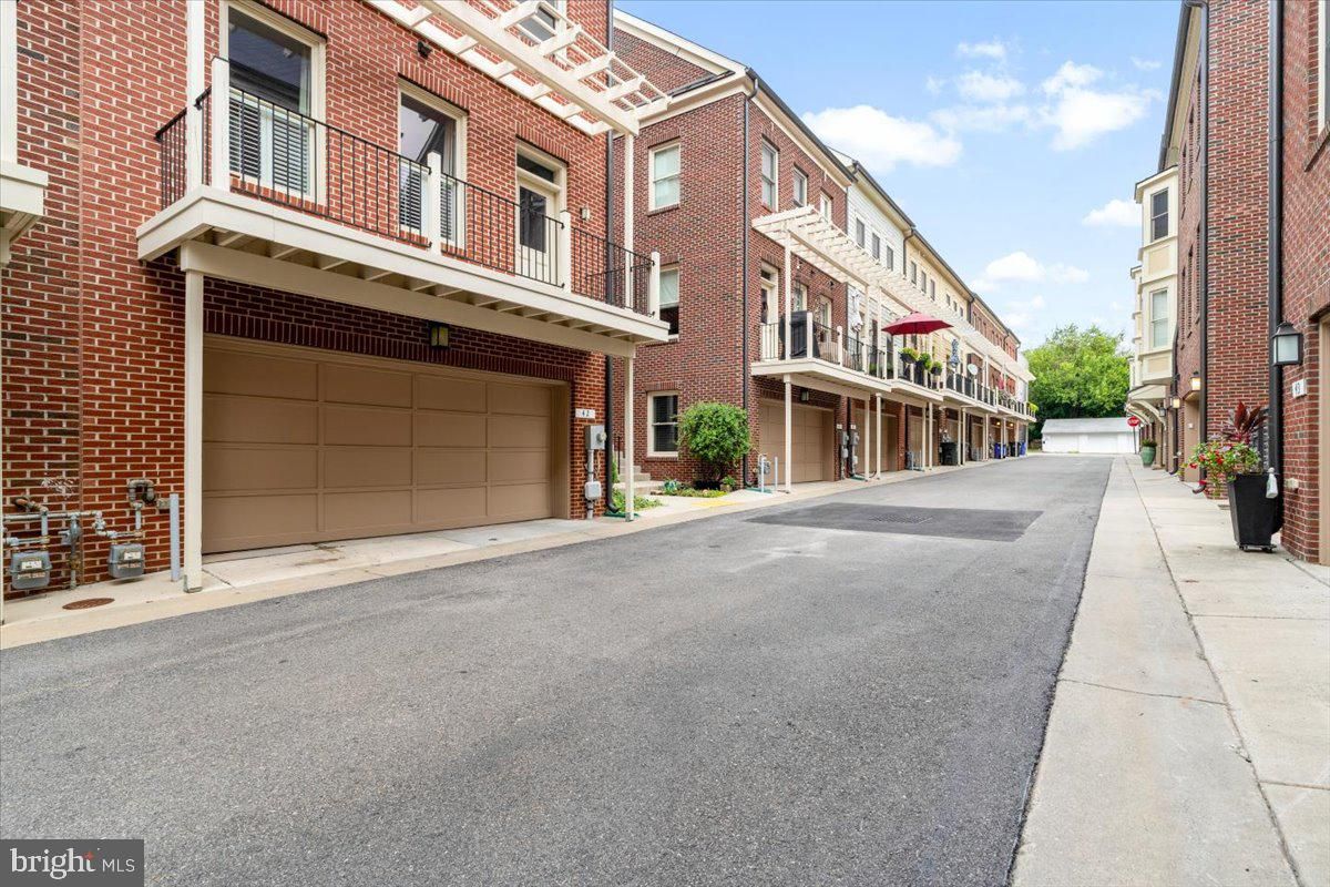 Attached, Exterior, Facade, Brick Facade, Rowhouse