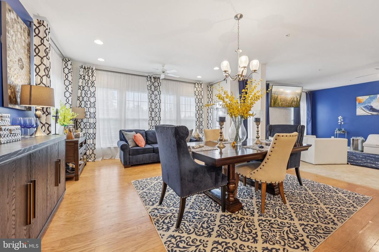 Chandelier, Dining room, Interior, Living room, Recessed Lighting, Wood Texture Flooring