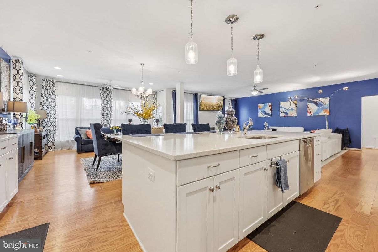 Chandelier, Dining room, Interior, Kitchen, Pendant Lights, Recessed Lighting, Wood Texture Flooring