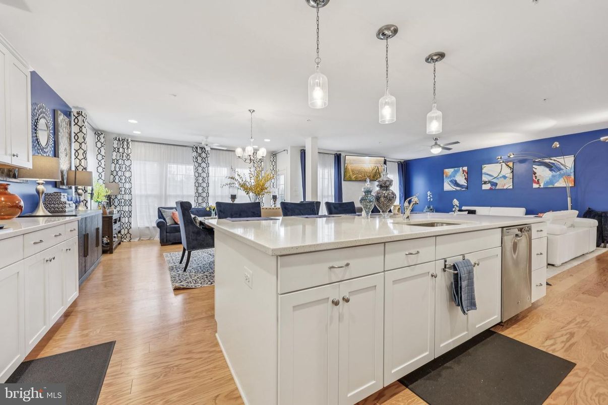 Chandelier, Dining room, Interior, Kitchen, Pendant Lights, Recessed Lighting, Wood Texture Flooring