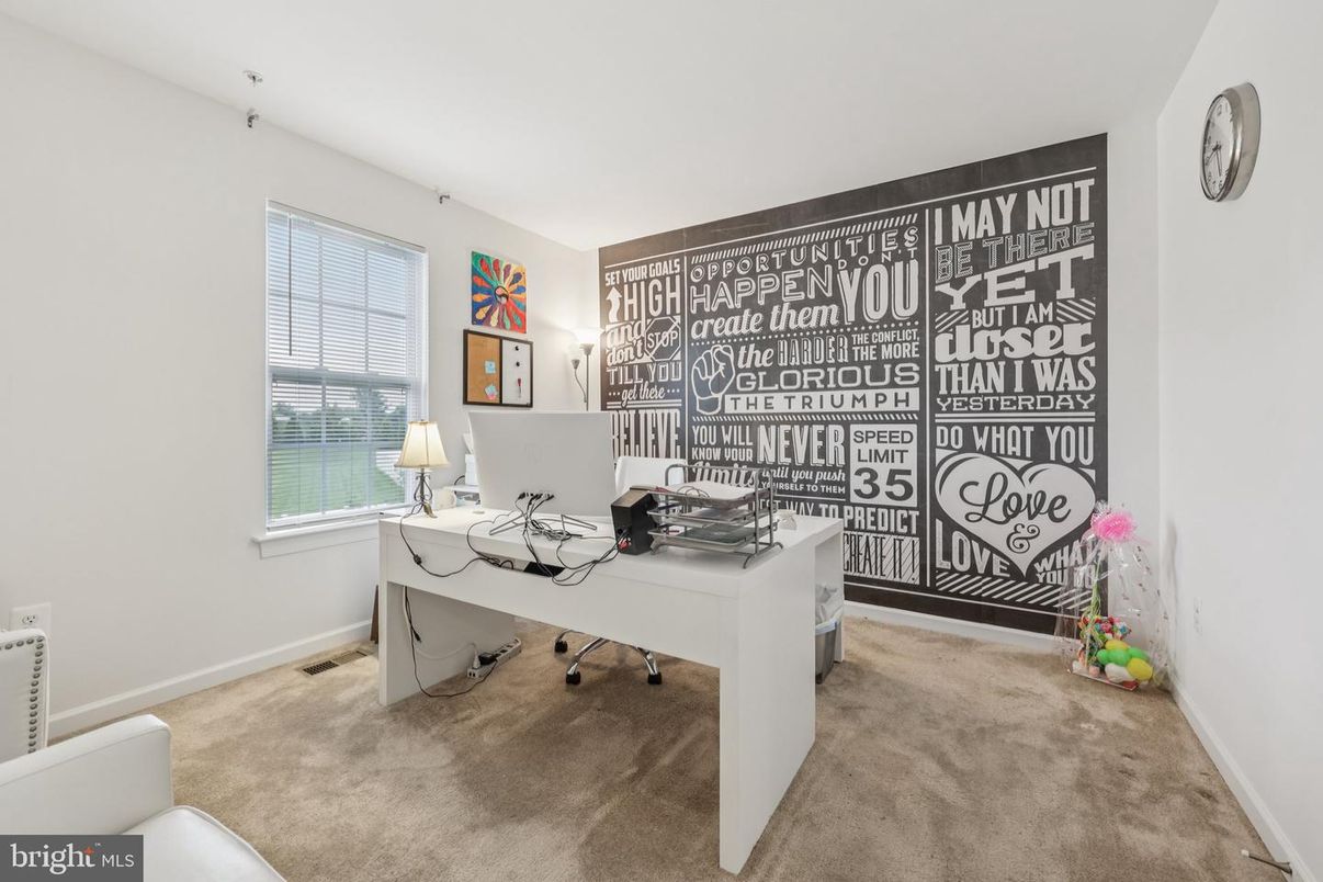 Home Office, Interior
