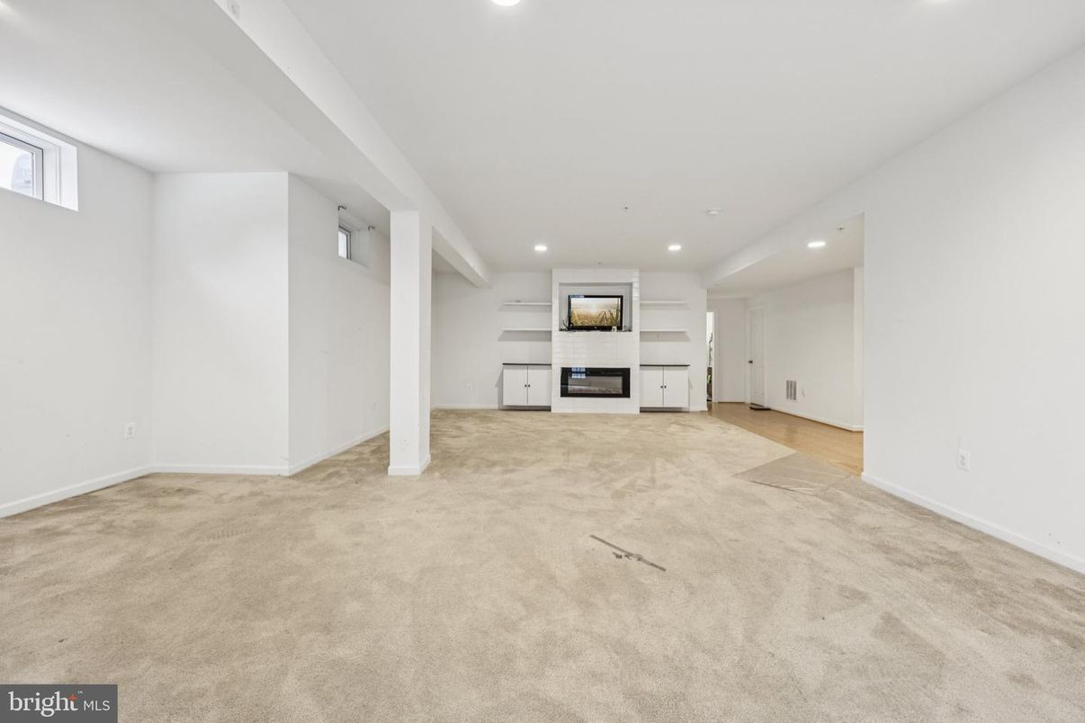 Empty room, Fireplace, Interior, Recessed Lighting