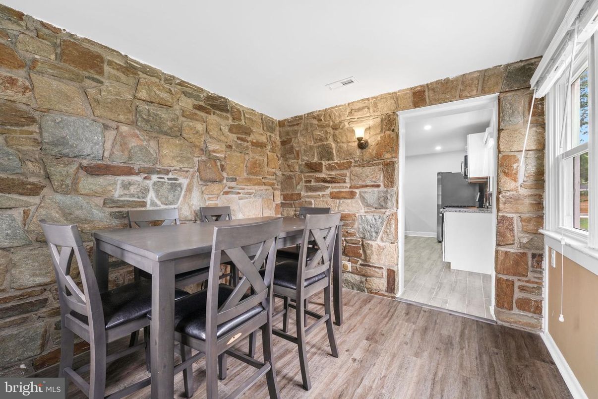 Dining room, Interior, Recessed Lighting, Stone Walls, Wood Texture Flooring