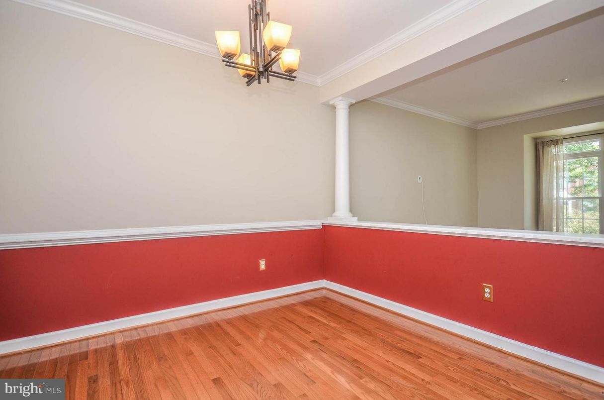 Empty room, Interior, Pendant Lights, Wood Texture Flooring