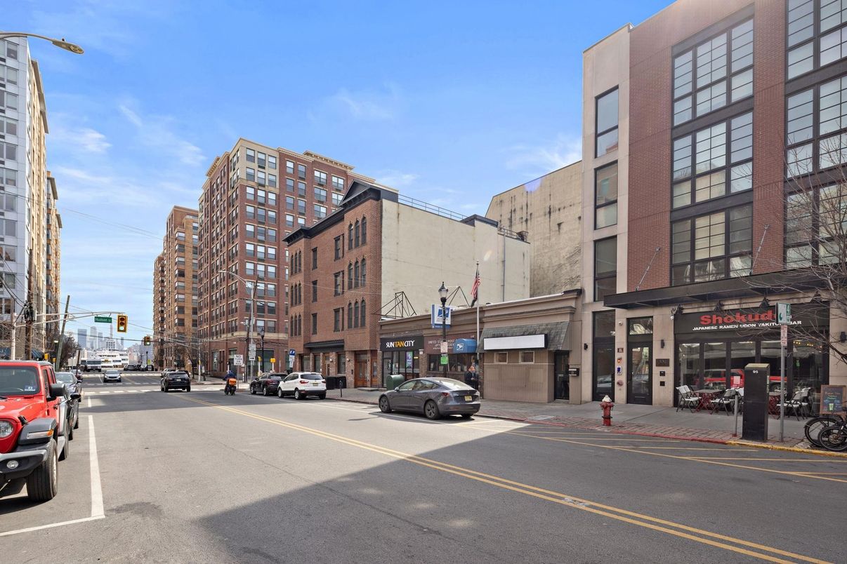 Exterior, Facade, Condo Building