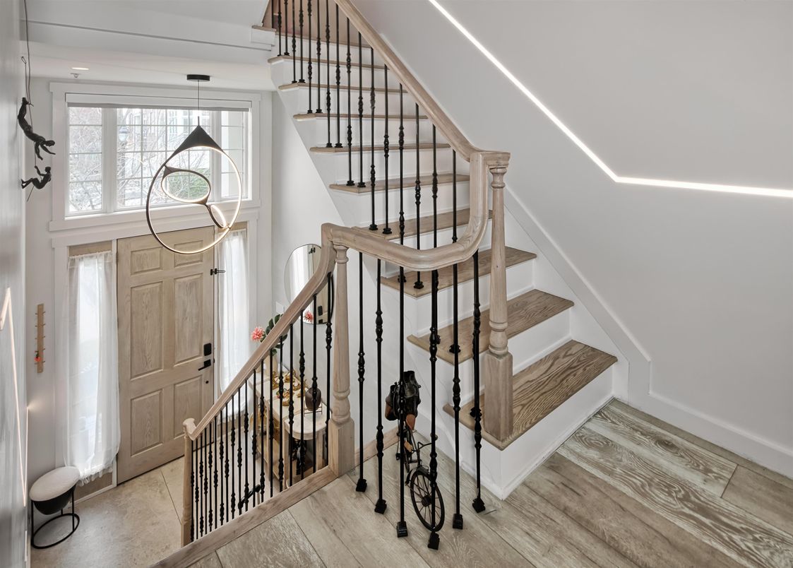 Interior, Pendant Lights, Recessed Lighting, Wood Texture Flooring