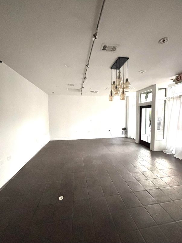 Empty room, Interior, Pendant Lights