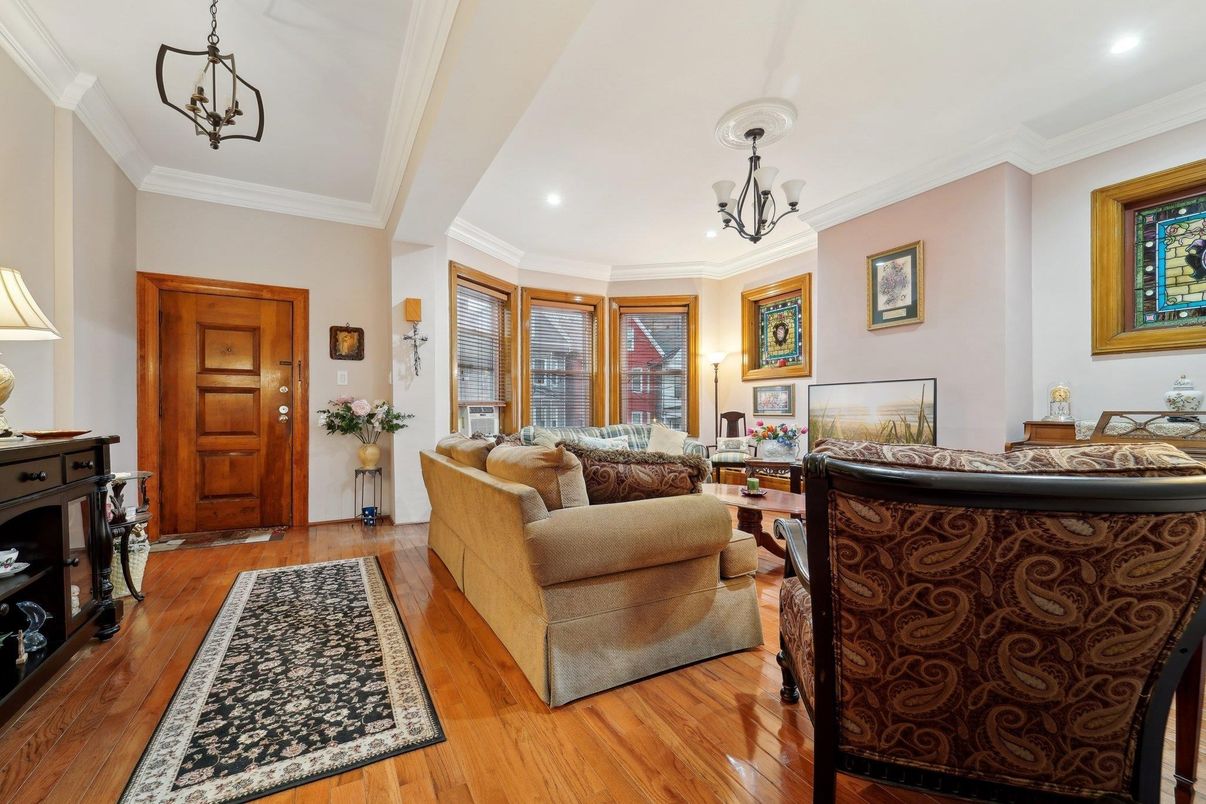 Bedroom, Chandelier, Interior, Living room, Pendant Lights, Recessed Lighting, Wood Texture Flooring