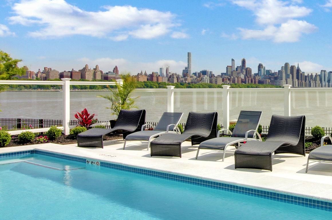 Exterior, Pool, Water