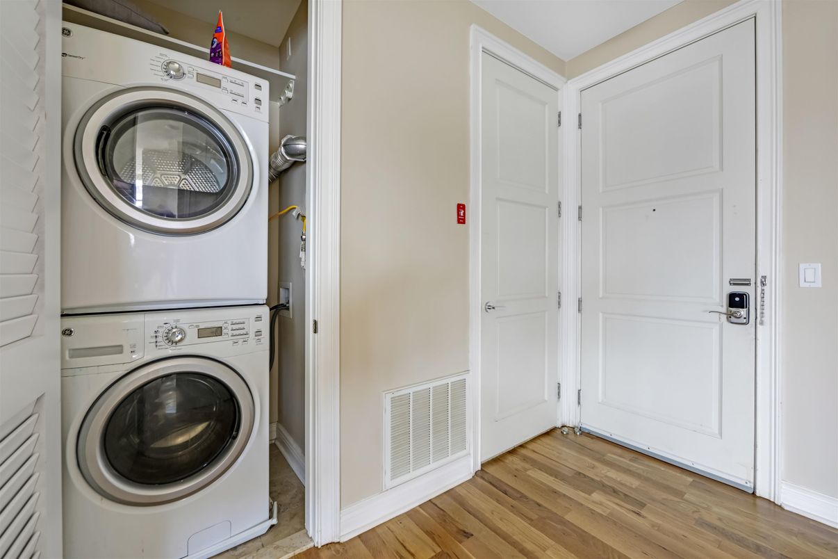 Interior, Utility Closets, Washer, Wood Texture Flooring