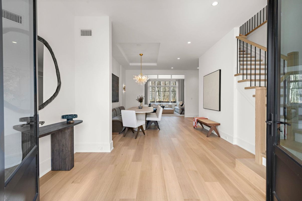 Chandelier, Dining room, Interior, Recessed Lighting, Wood Texture Flooring