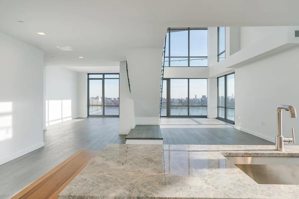 Interior, Recessed Lighting, Water, Wood Texture Flooring
