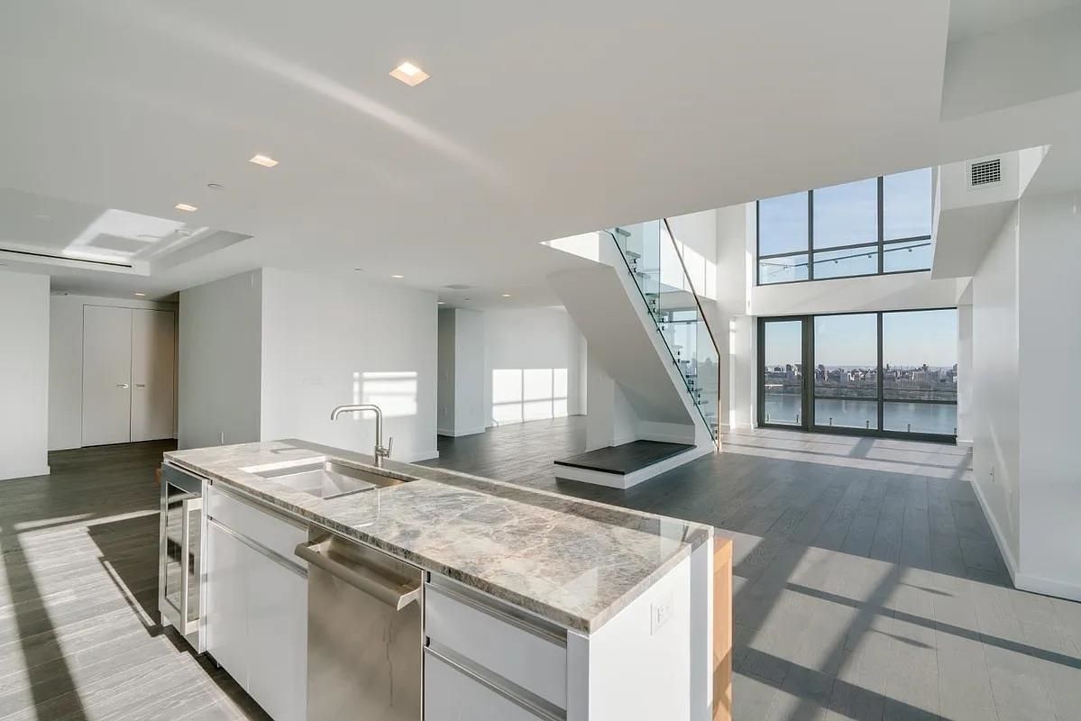 Interior, Kitchen, Recessed Lighting, Water, Wood Texture Flooring