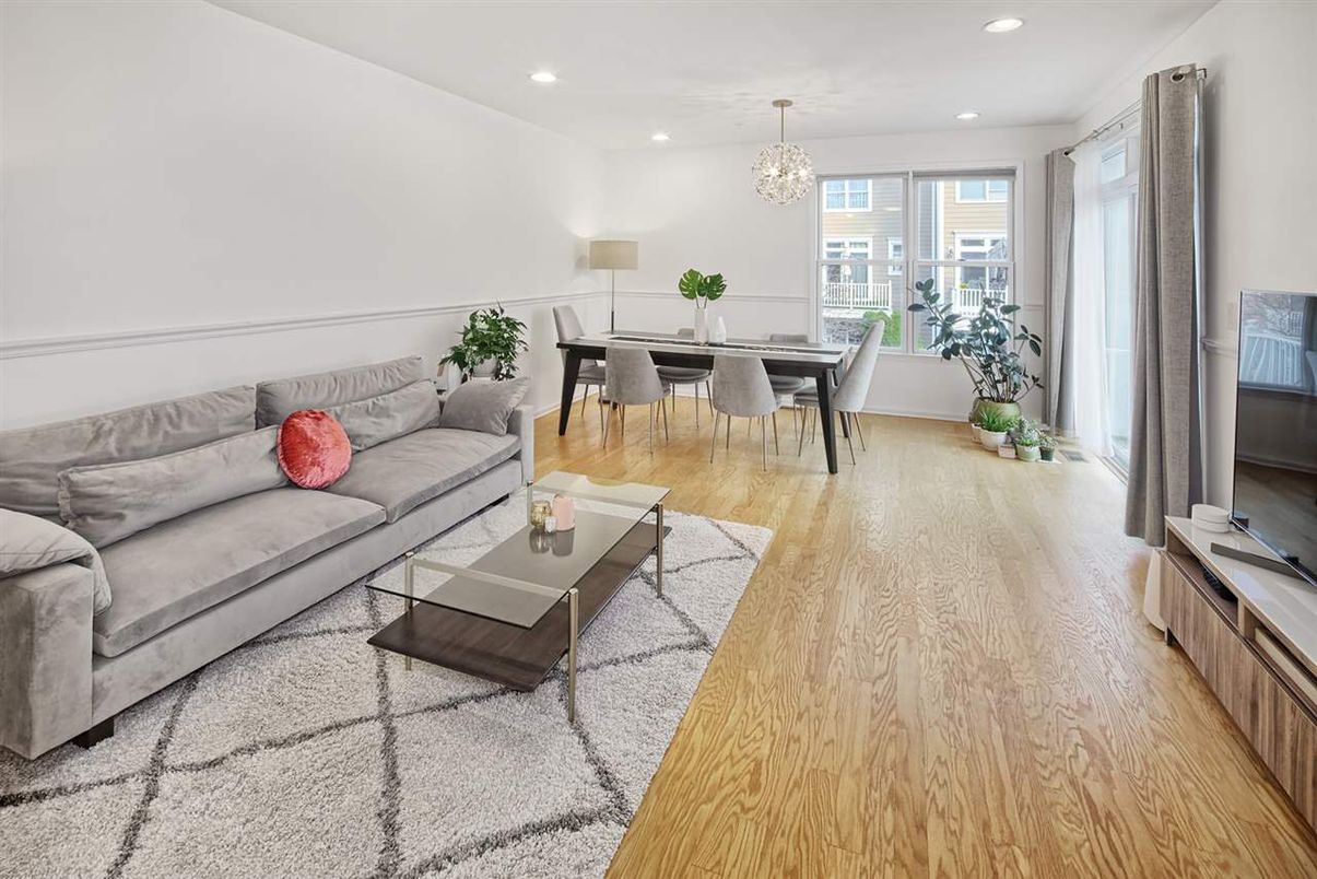 Chandelier, Dining room, Interior, Living room, Recessed Lighting, Wood Texture Flooring