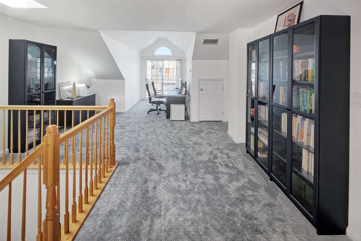 Home Office, Interior