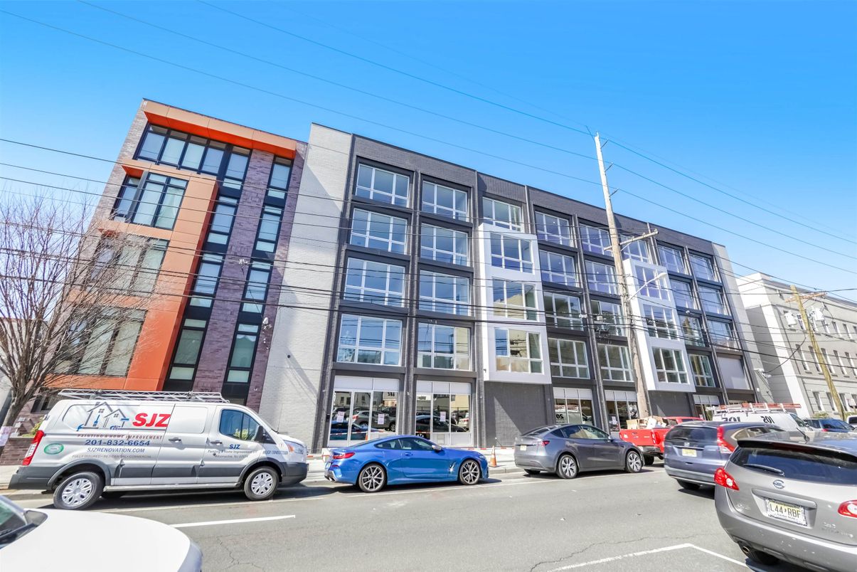 Exterior, Facade, Condo Building