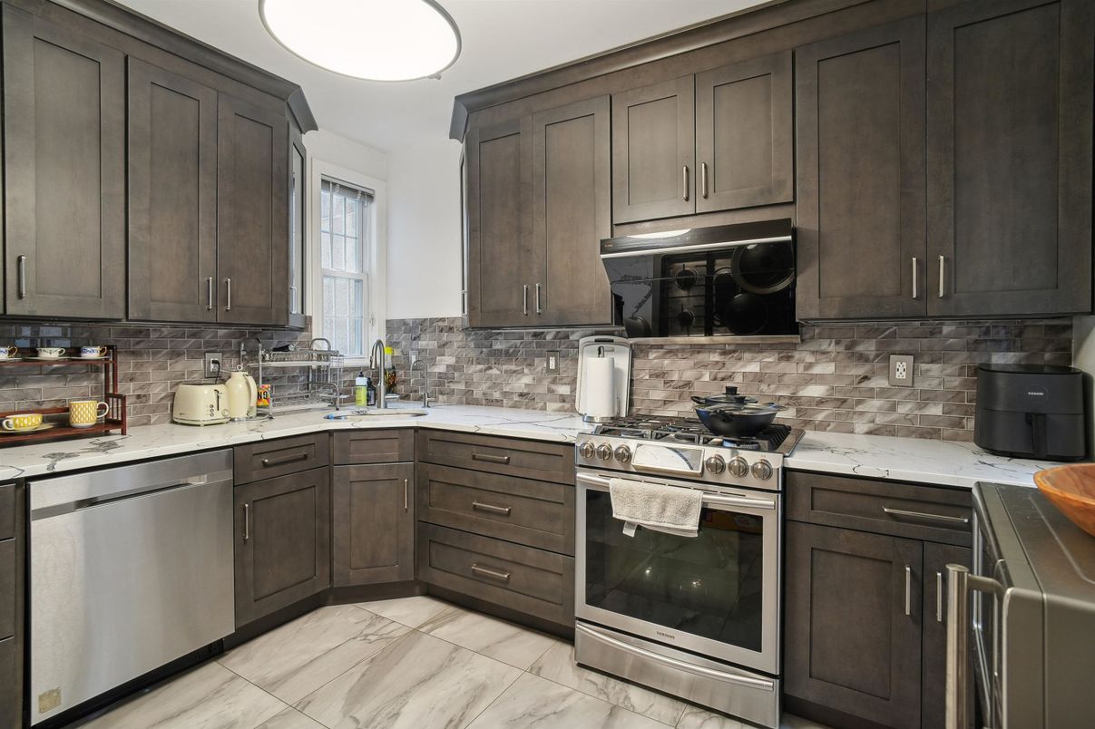 Interior, Kitchen, Marble, Stainless Steel Appliances