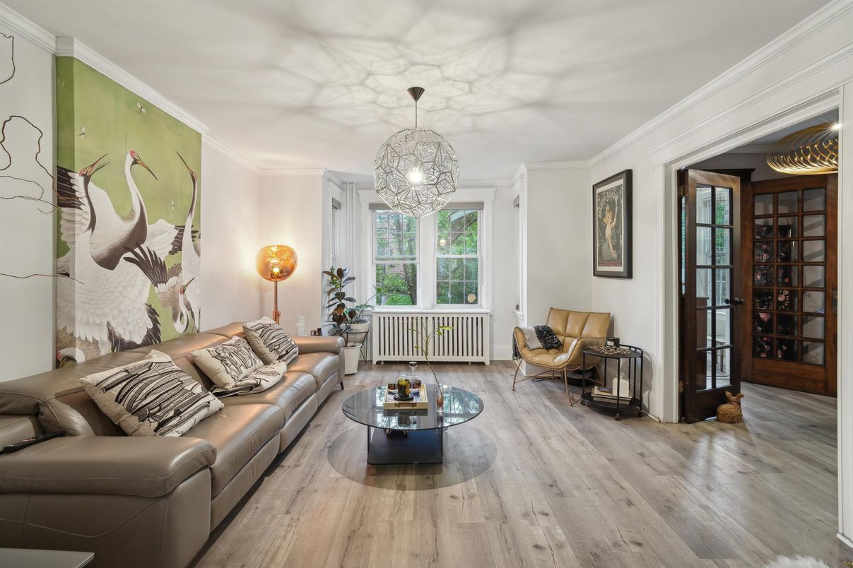 Interior, Living room, Pendant Lights, Wood Texture Flooring
