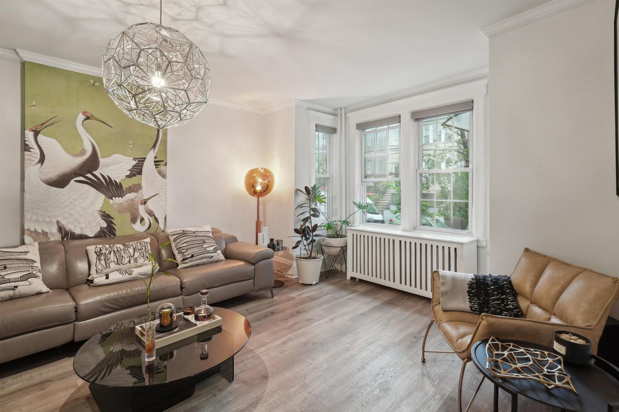 Interior, Living room, Pendant Lights, Wood Texture Flooring