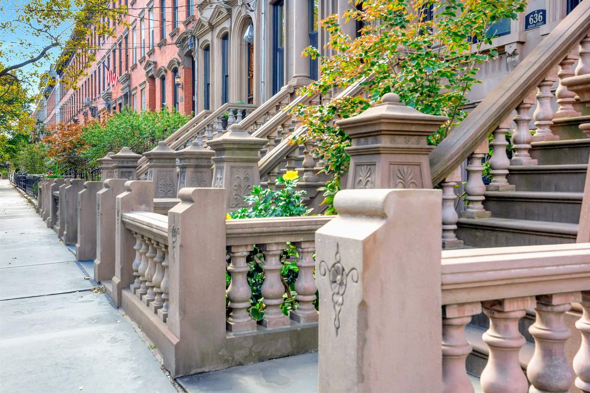 Exterior, Facade, Brownstone