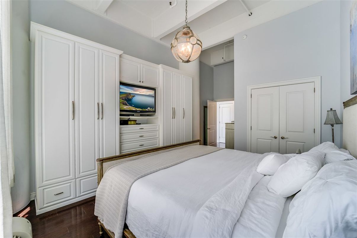 Bedroom, Interior, Pendant Lights, Wood Texture Flooring