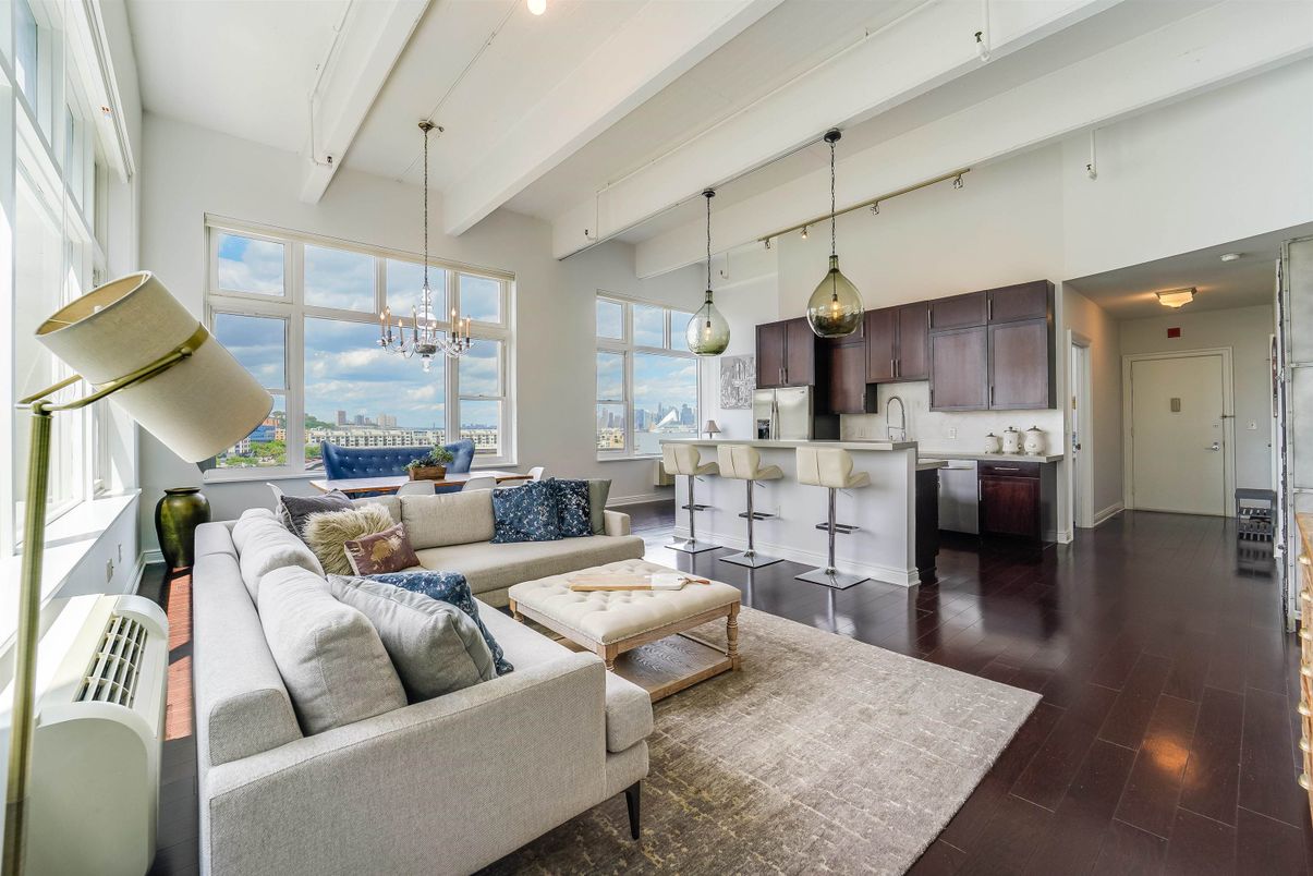 Interior, Kitchen, Living room, Pendant Lights, Wood Texture Flooring