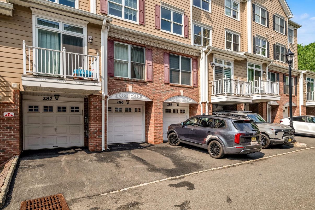 Attached, Exterior, Facade, Brick Facade, Rowhouse