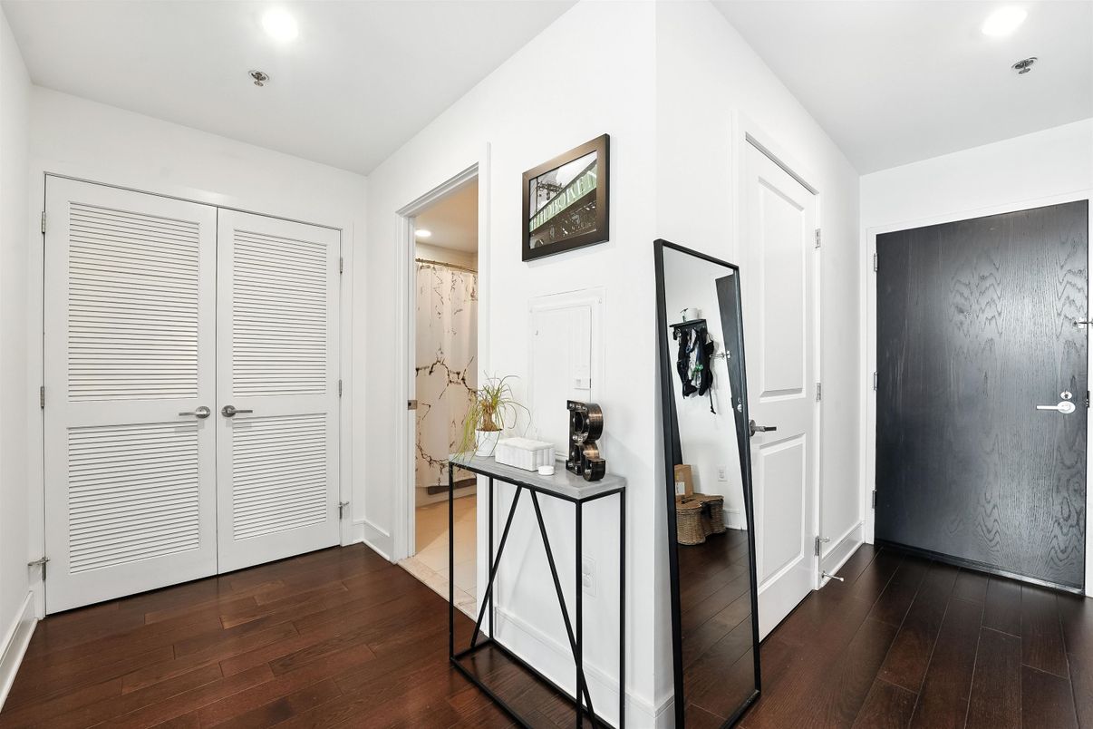Interior, Recessed Lighting, Wood Texture Flooring